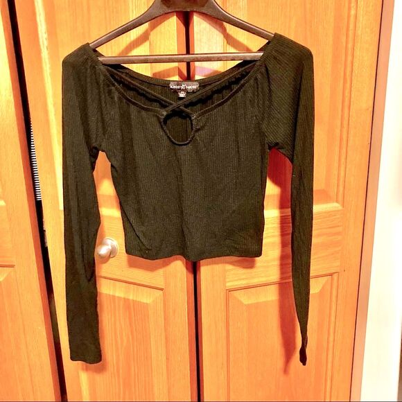 Criss Cross Sexy Black Ribbed Crop Top Sweater by ALMOST FAMOUS Womens Medium - Picture 6 of 13